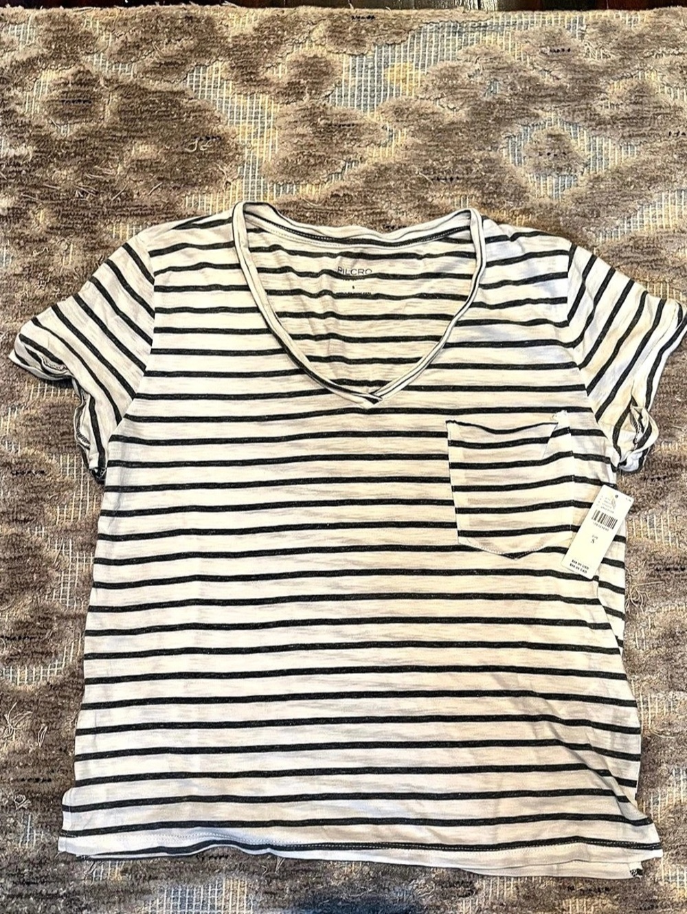 Pilcro Quinn Drapey V-Neck Tee White & Grey Size Small. From Anthropologie.